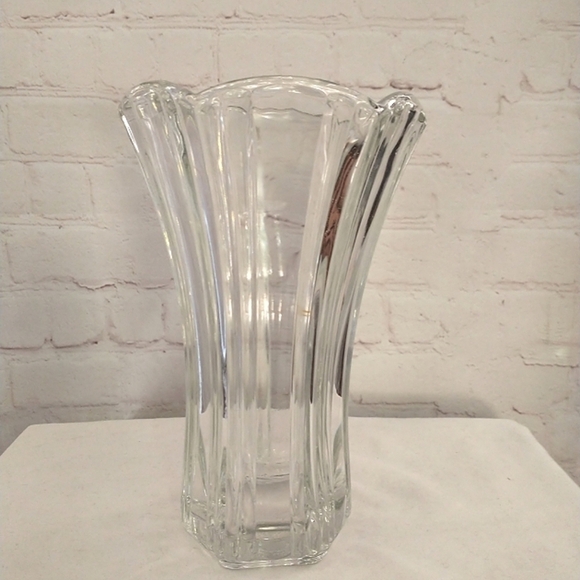 VINTAGE anchor hocking clear glass scalloped edge vase 8 1/2” tall - Picture 1 of 8